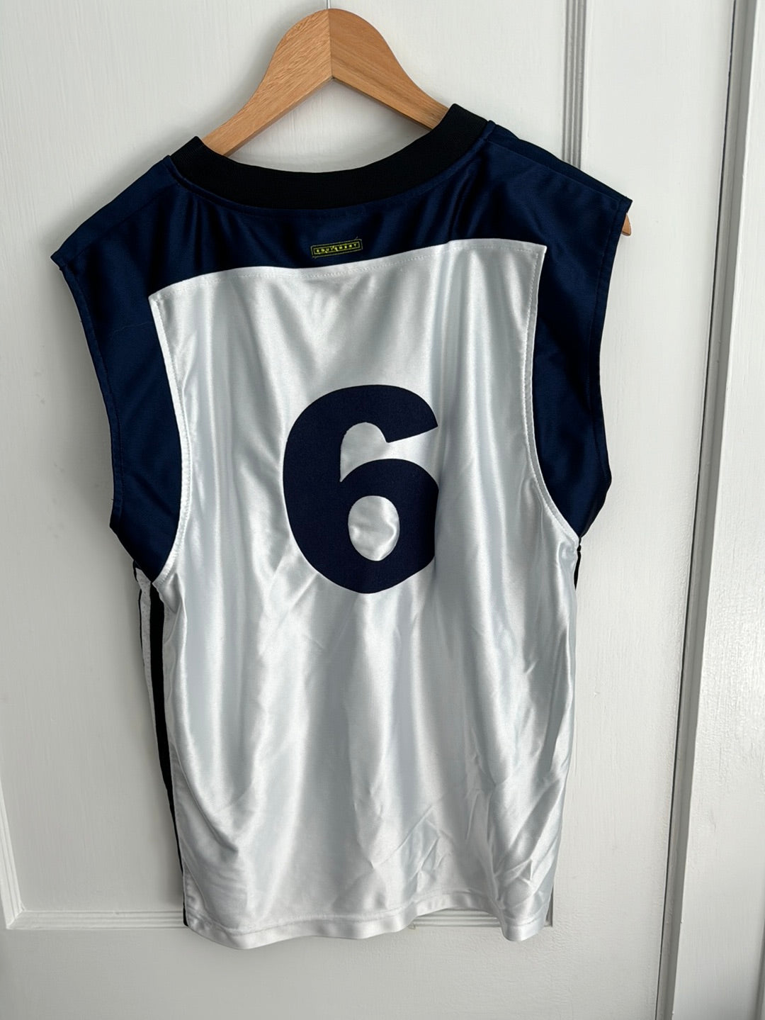Adidas 6 Basketball Jersey M